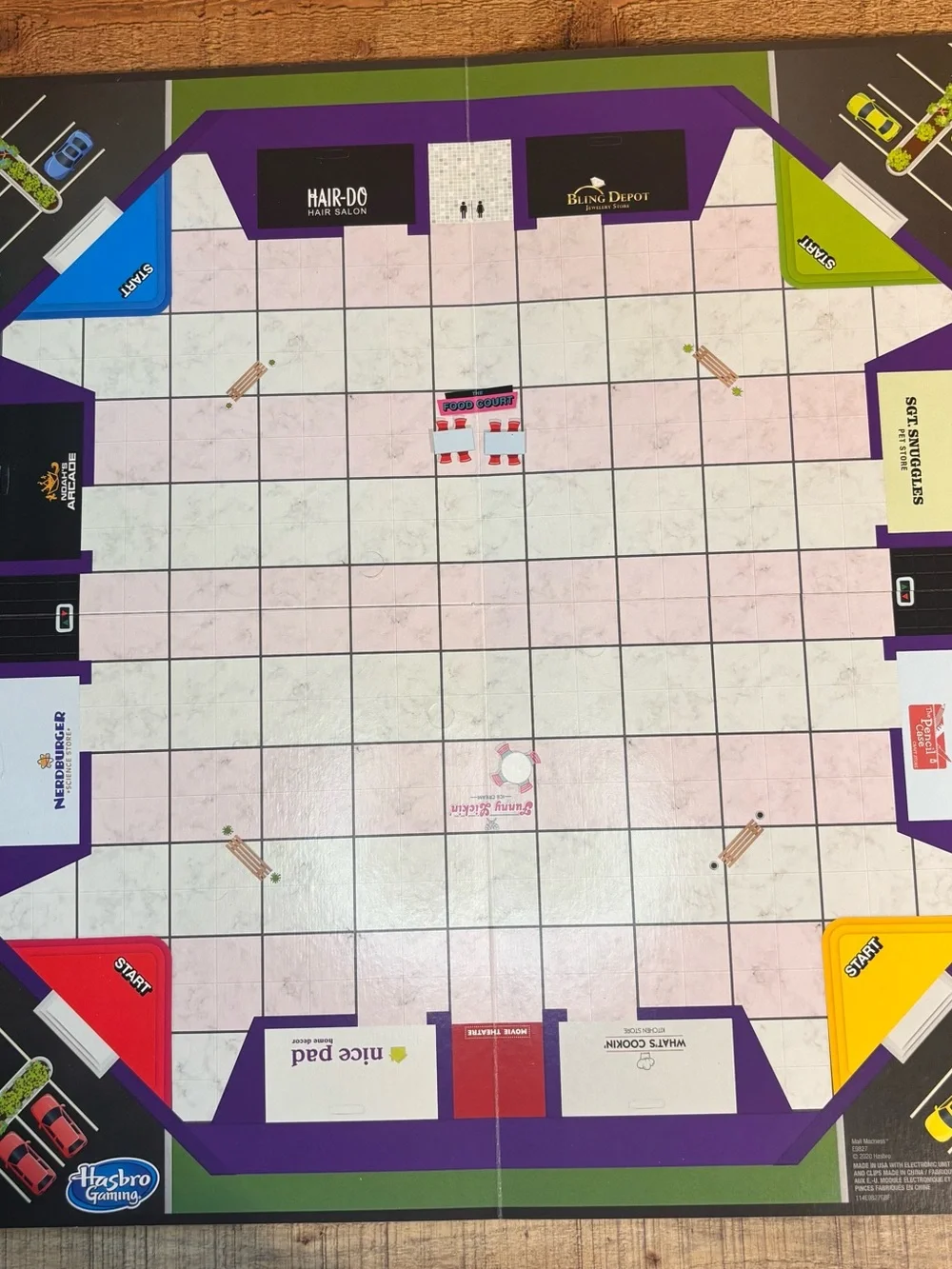 Mall Madness Electronic Shopping Spree Board Game Hasbro 2020 - New, Open Box